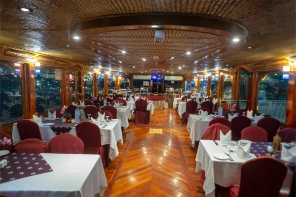 DUBAI DINNER CRUISE