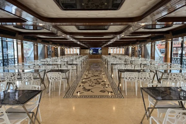 Lotus Mega Yacht Dinner Cruise Dubai