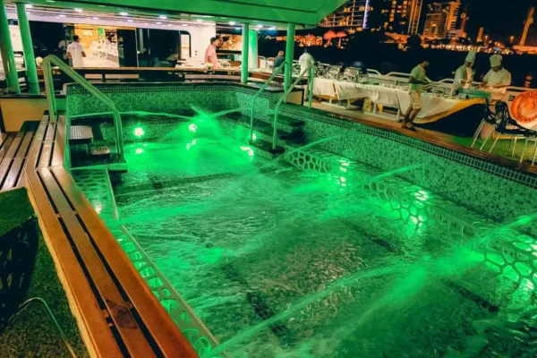 Lotus Mega Yacht Dinner Cruise Dubai