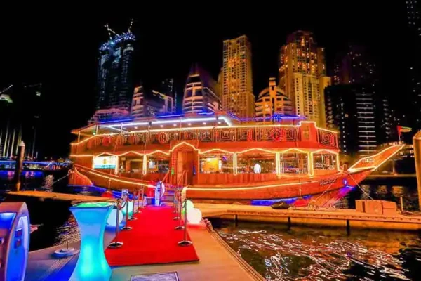 DUBAI DINNER CRUISE