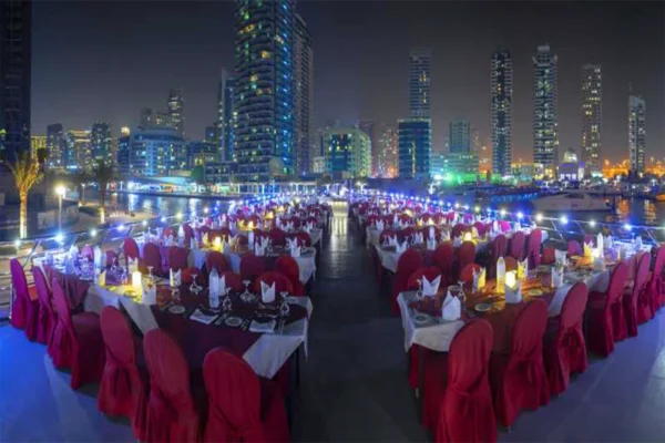 DUBAI DINNER CRUISE