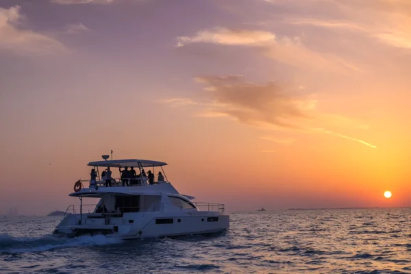 Luxury Shared Yacht Tour — Dubai Marina (Breakfast or BBQ)