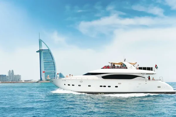 Luxury Shared Yacht Tour — Dubai Marina (Breakfast or BBQ)