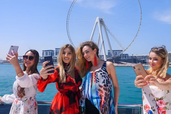 Luxury Shared Yacht Tour — Breakfast or BBQ