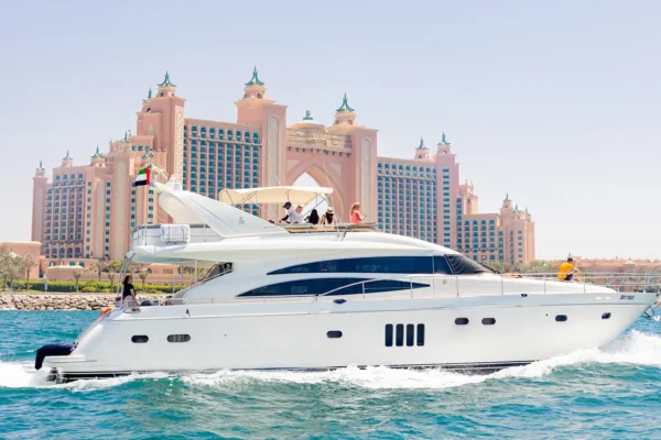 Dubai Marina Sightseeing Yacht Cruise — 1 Hour